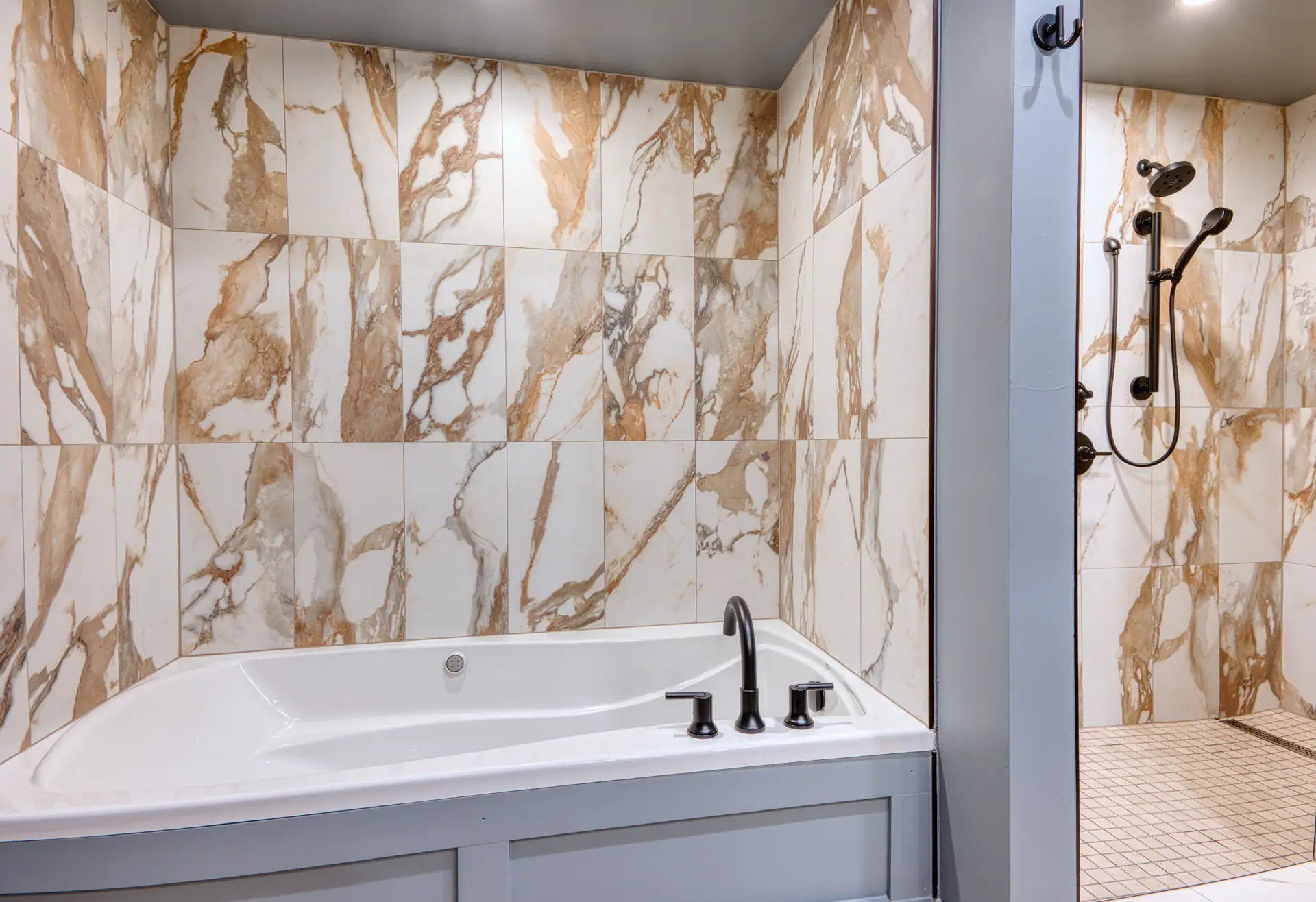 Bath & walk-in shower