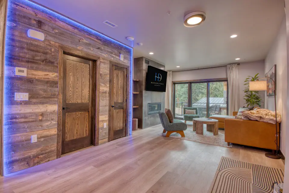 DreamView Hillside living room