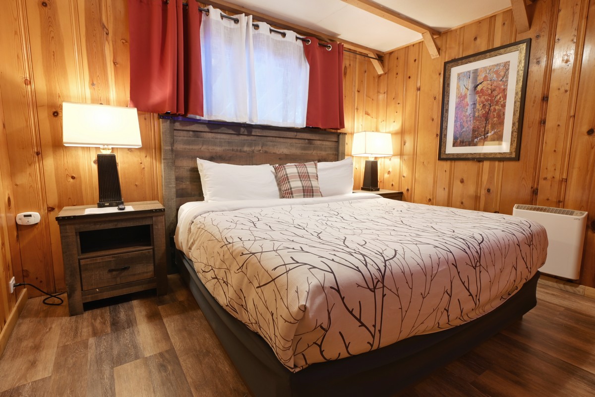 Black Bear cabin on Fall River in Estes Park